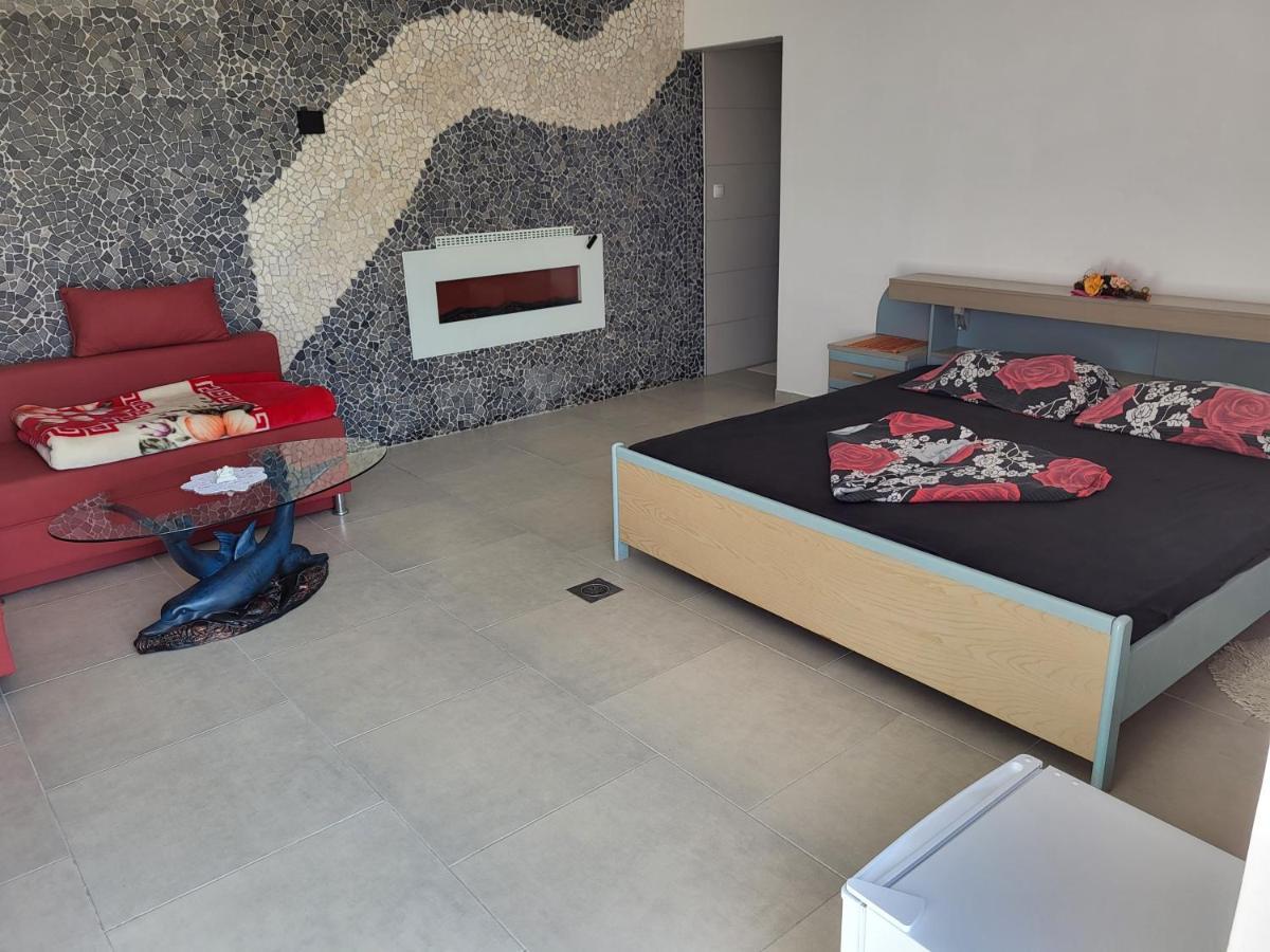 Guesthouse Prenocisca Sirec พทุย ภายนอก รูปภาพ