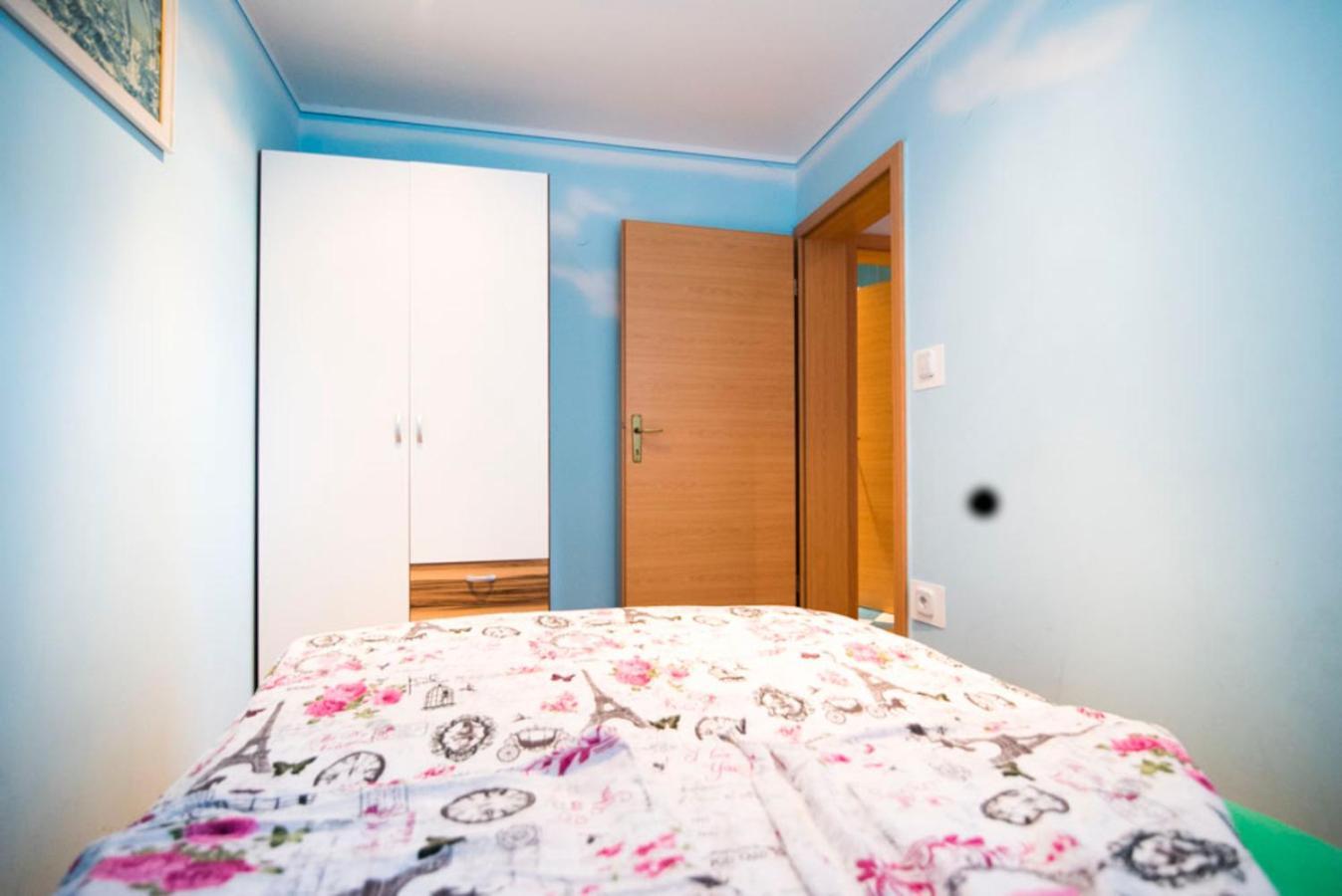 Guesthouse Prenocisca Sirec พทุย ภายนอก รูปภาพ