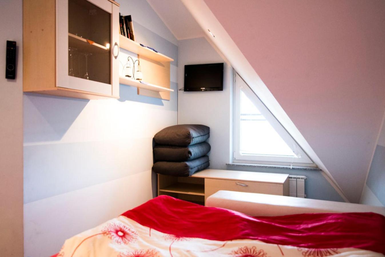 Guesthouse Prenocisca Sirec พทุย ภายนอก รูปภาพ