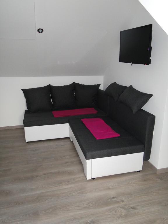 Guesthouse Prenocisca Sirec พทุย ภายนอก รูปภาพ