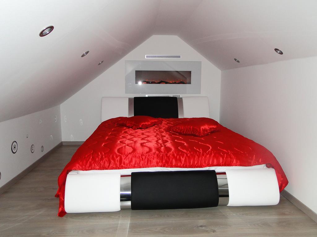 Guesthouse Prenocisca Sirec พทุย ภายนอก รูปภาพ