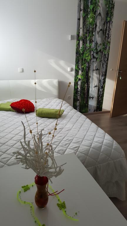 Guesthouse Prenocisca Sirec พทุย ภายนอก รูปภาพ