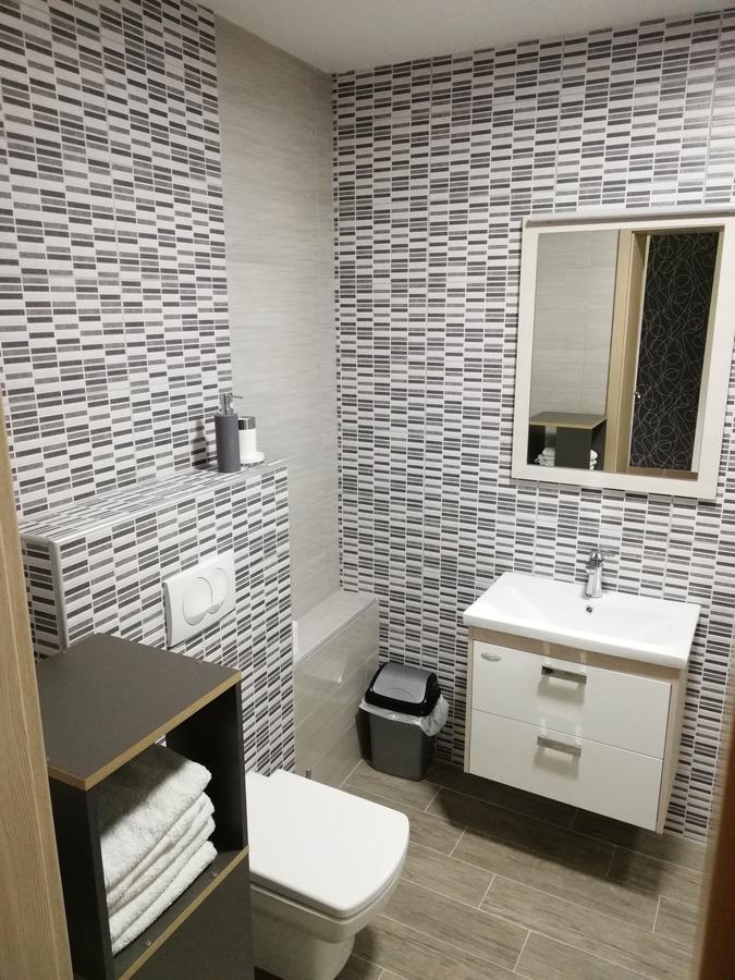 Guesthouse Prenocisca Sirec พทุย ภายนอก รูปภาพ