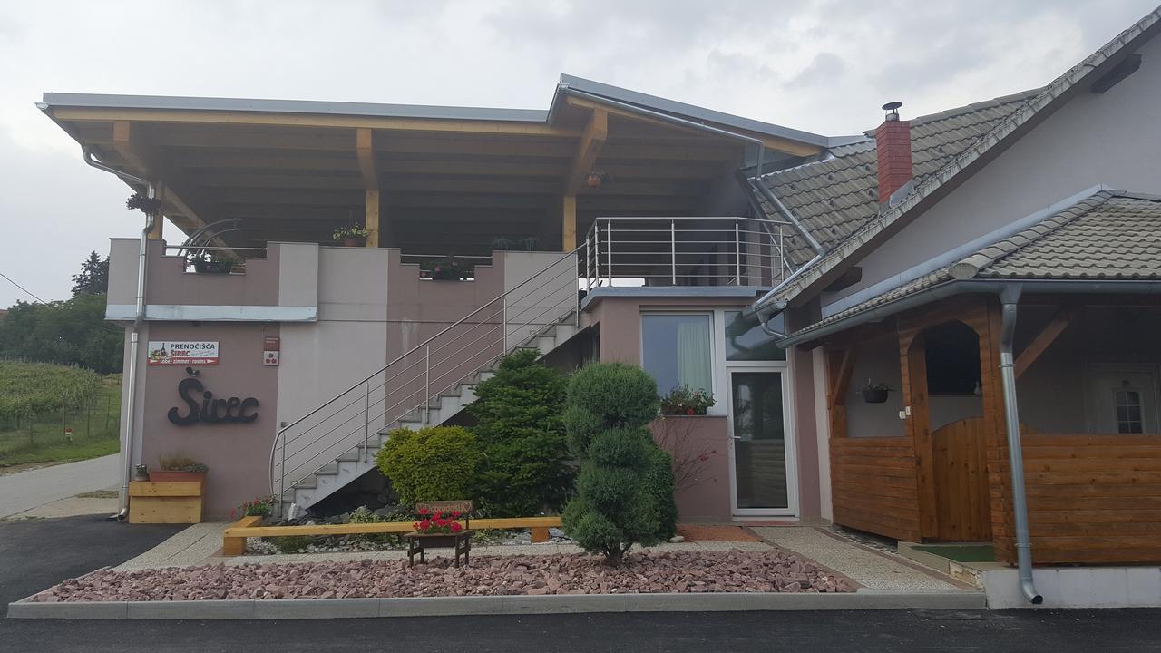 Guesthouse Prenocisca Sirec พทุย ภายนอก รูปภาพ