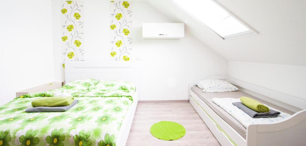 Guesthouse Prenocisca Sirec พทุย ภายนอก รูปภาพ